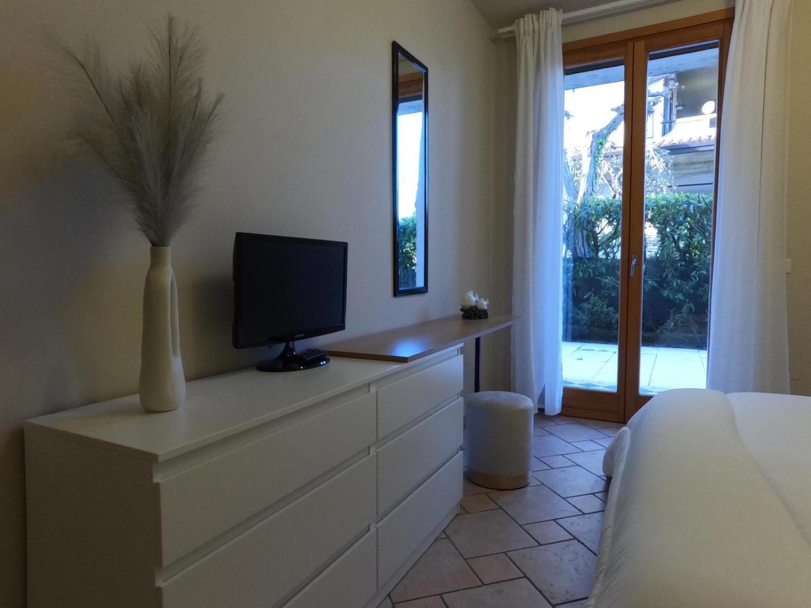 Hoya Apartment Sirmione Exterior foto